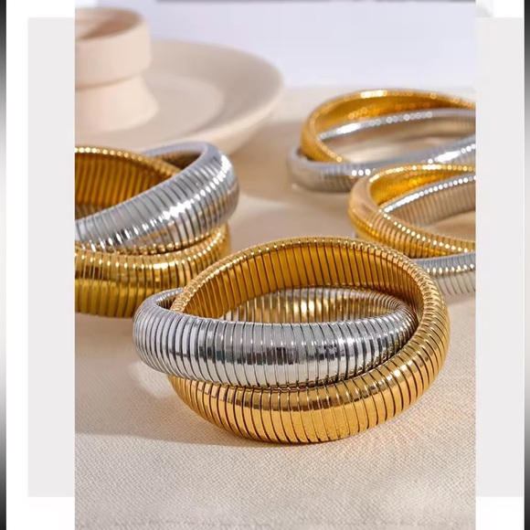 Gold & Silver Spiral Crossover Bracelet | PVD Real Gold Plated Stainless Steel - Picture 3 of 12